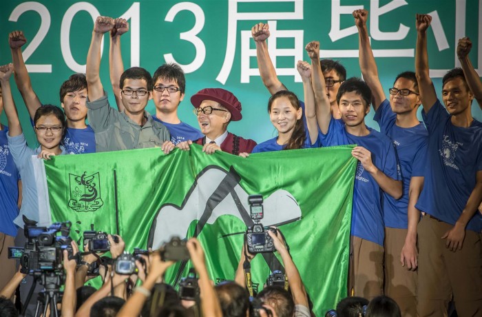 Mr Li Ka-shing wishes students and faculty joining the STU Antarctica Expedition Project 2014 every success. The project will see the students and faculty travel to Antarctica to conduct scientific research, interact with the scientists on the expedition vessel, and visit the Chinese scientific research station “Great Wall Station”.