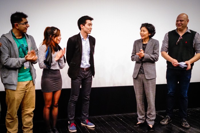 On the last day, teams presented their mock pitches to a panel of judges. Team 4, with their “P2P Transfer Services” concept, won USD 10,000 to donate to any Israeli charity of their choice.|同學們分組進行模擬投資簡介會,為自己的「初創公司」游說投資者,結果由第四組以「P2P轉賬服務」概念勝出,他們將獲得一萬元美金的公益決策權,可選擇捐款給任何一家以色列非牟利機構。|同学们分组进行模拟投资简介会,为自己的「初创公司」游说投资者,结果由第四组以「P2P转账服务」概念胜出,他们将获得一万元美金的公益决策权,可选择捐款给任何一家以色列非牟利机构。